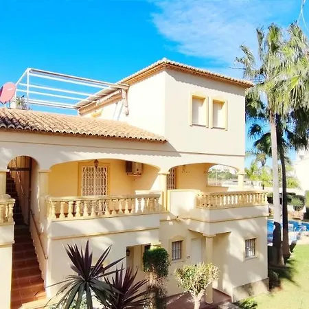 La Giralda By Costa Apartmán