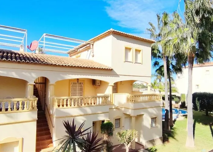 La Giralda By Costa Apartmán